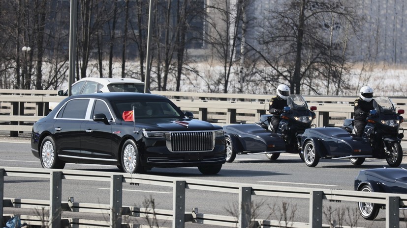 Кортеж Си Цзиньпина покинул Кремль после его встречи с Путиным