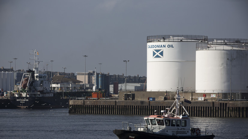 При опрокидывании судна в порту Эдинбурга пострадали 33 человека