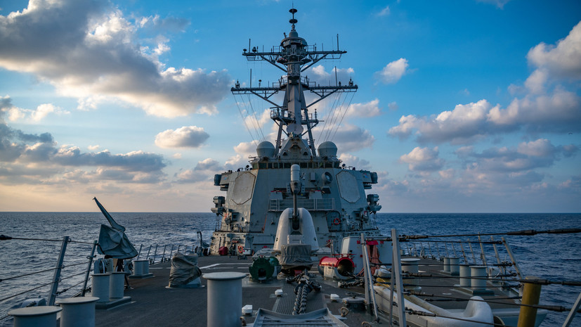НОАК заявила о готовности ответить на заход эсминца США в акваторию Южно-Китайского моря