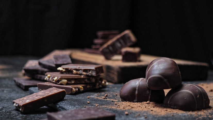 Стоматолог Автандилян назвала натуральный шоколад полезным для здоровья зубов