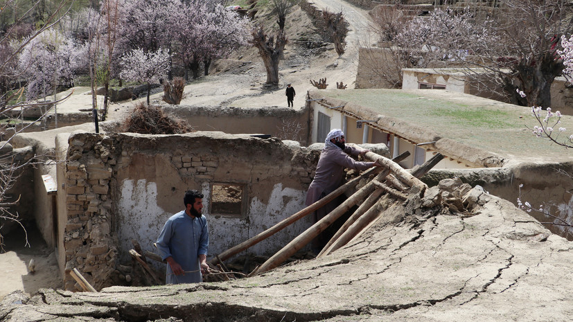 В Афганистане девять человек погибли из-за наводнений и землетрясения, 74 ранены