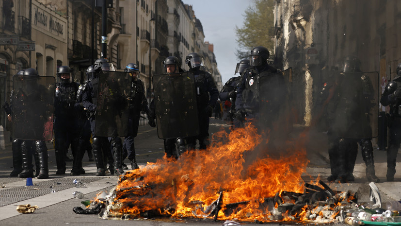 Во Франции произошли столкновения протестующих с полицией в день всеобщей забастовки