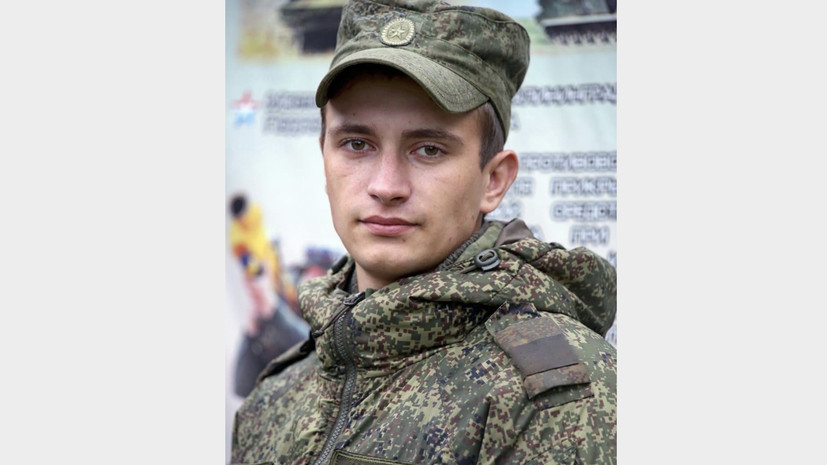«Муж с детства хотел стать военным»: в Калининграде вандалы испортили баннер с фото погибшего на СВО бойца