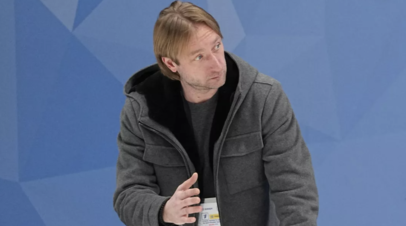 Плющенко заявил, что год не будет обсуждать с прессой тему судейства