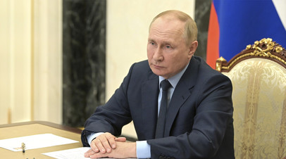 Путин поручил обеспечить наличие запасов наиболее востребованных лекарств