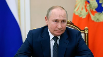 Путин пошутил, что айтишников в Сбере больше, чем финансистов