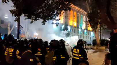 Водомёты и коктейли Молотова: трансляция беспорядков в Тбилиси