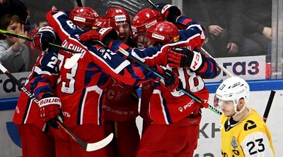 Хоккеисты ЦСКА в матче с «Северсталью»