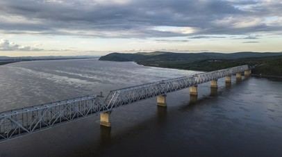 Через Амур перевезли более 540 тысяч тонн грузов с момента запуска железнодорожного моста
