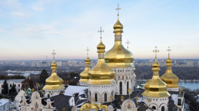В РПЦ сообщили, что автозаки появились у стен Киево-Печерской лавры