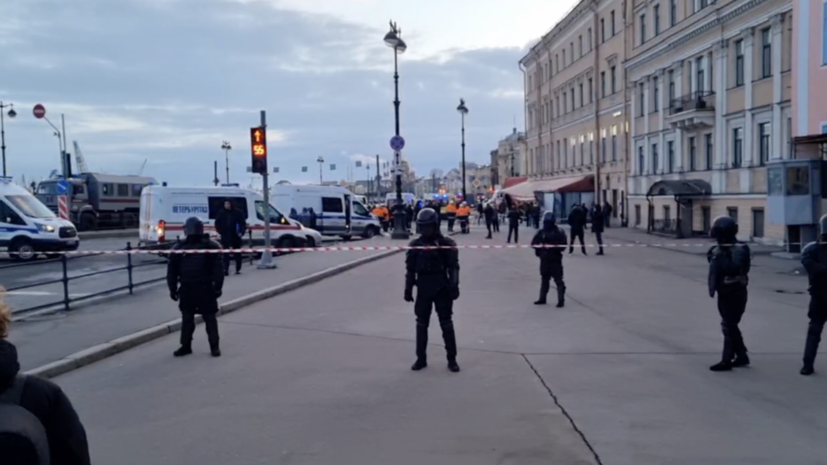 В результате взрыва в петербургском кафе ранения получили 16 человек