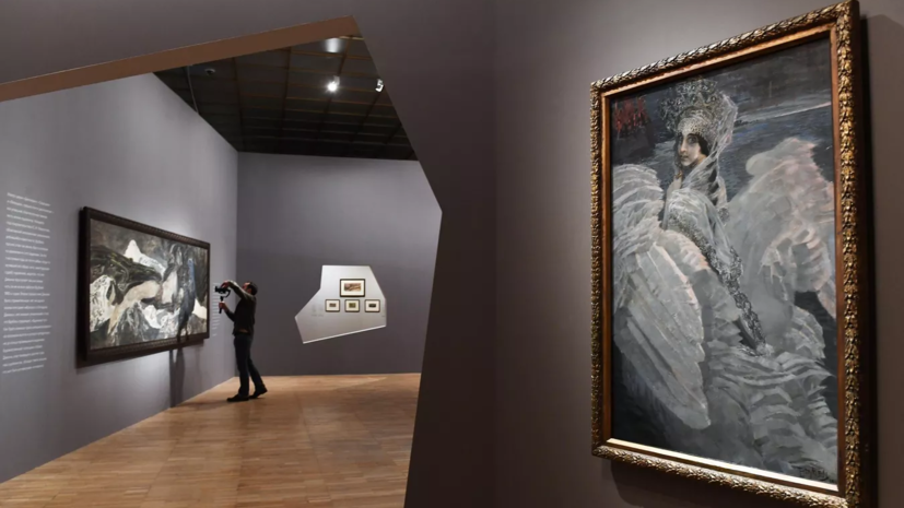 Выставка работ Врубеля и Айвазовского открылась в Новосибирске