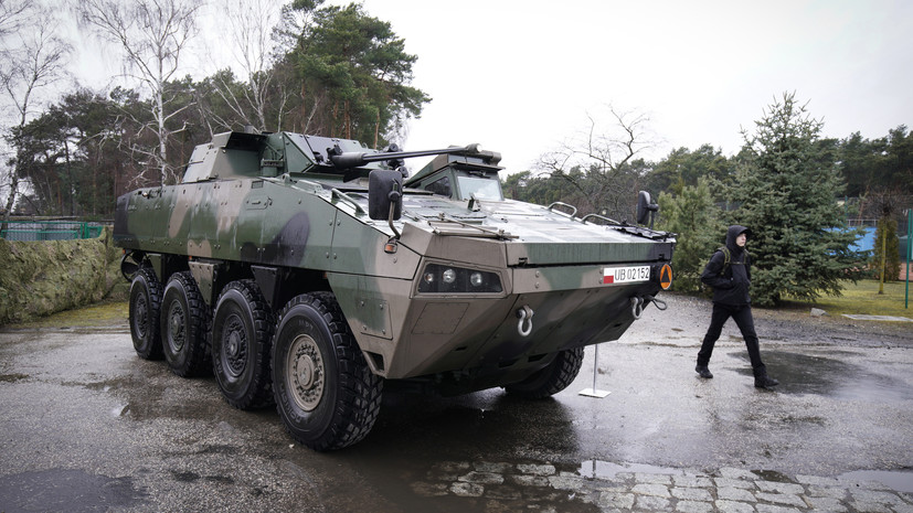 Президент Украины Зеленский: Польша передаст Украине 200 бронетранспортёров Rosomak