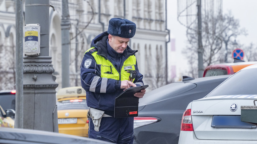 Автоэксперт Сажин прокомментировал идею смягчить наказание за отсутствие документов на машину