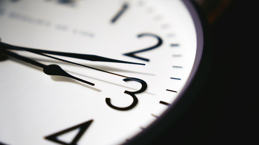 Госдума приняла закон о московском часовом поясе в новых регионах