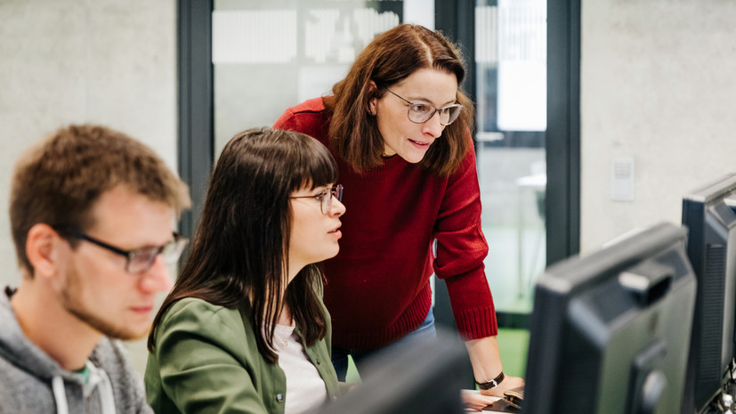 Экономист Поповичева рассказала о трудоустройстве выпускников в России
