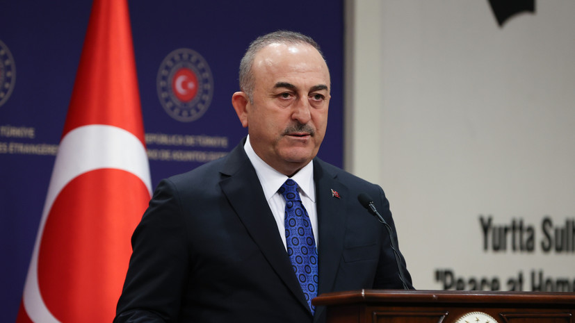 Глава МИД Турции назвал рискованными призывы оппозиции занять позицию по Украине