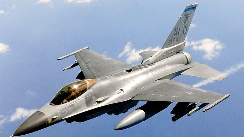 Сенатор США: на обучение 12 пилотов ВСУ полётам на F-16 понадобилось бы около года