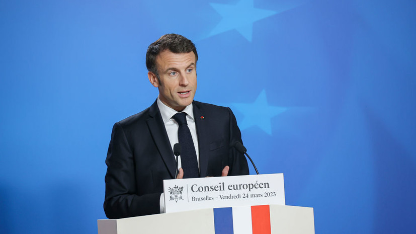 Макрон заявил, что пенсионная реформа во Франции вступит в силу осенью