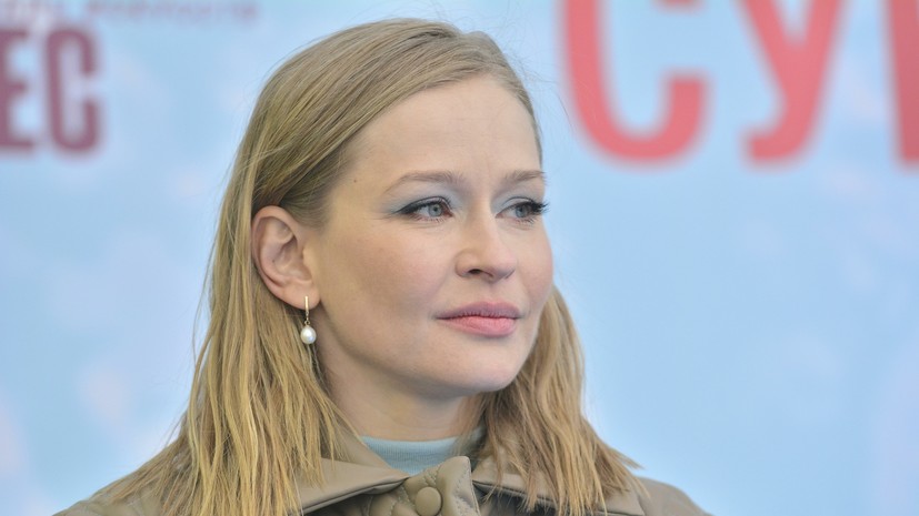 Актриса Юлия Пересильд написала роман «Это космос, детка»