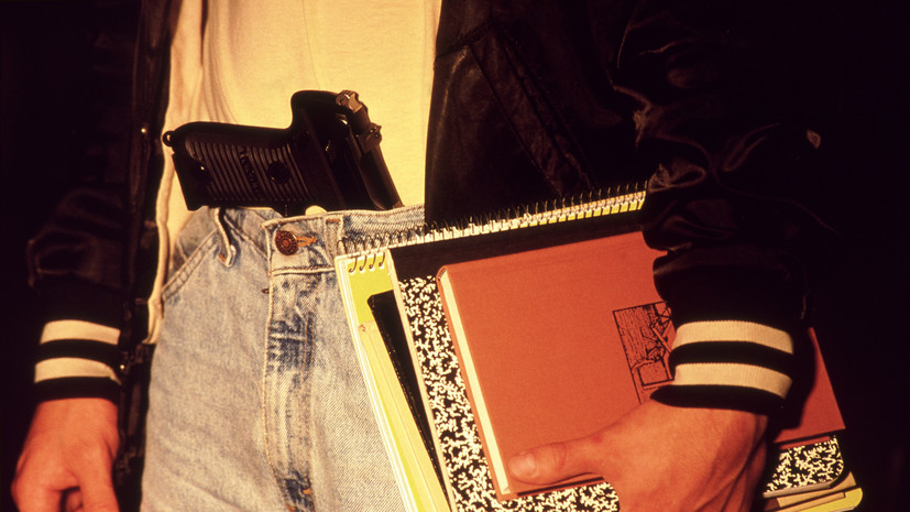 Очевидцы рассказали подробности ЧП со стрельбой в школе Новосибирска 4 апреля