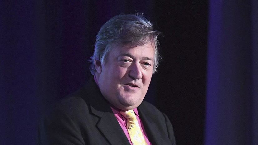 Актёр Стивен Фрай будет вести австралийский аналог российского шоу «Своя игра»