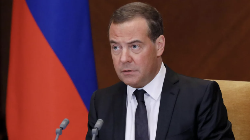 Медведев не исключил передачи новейшего российского оружия КНДР из-за заявлений Сеула