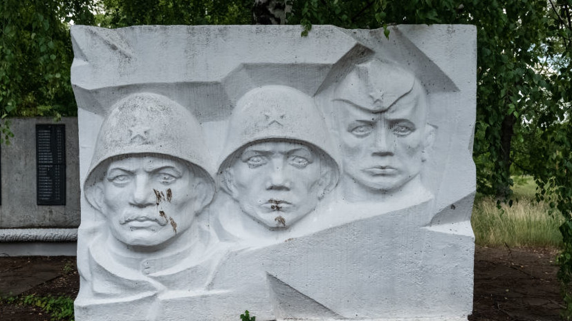 Депутат Драпеко: памятники солдатам — это святыни