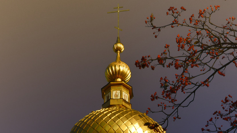 УПЦ: в Киевской области раскольники после захвата храма надругались над Библией
