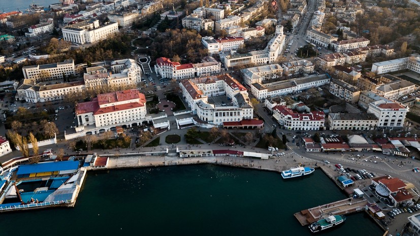 «Никакие объекты не повреждены»: губернатор Севастополя сообщил об отражении атаки надводных беспилотников