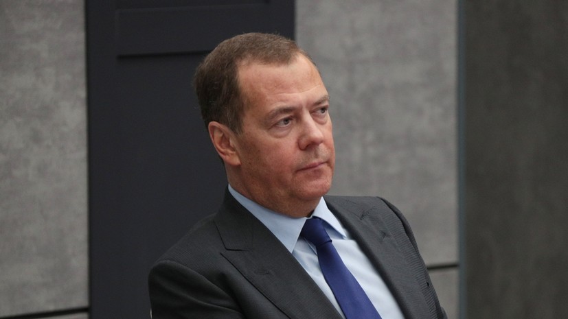 Медведев: предлагающие выгнать Россию из G20 страны совсем обалдели