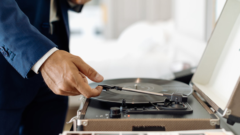 Невролог Мирошник развеяла мифы о действии на мозг алкоголя и классической музыки