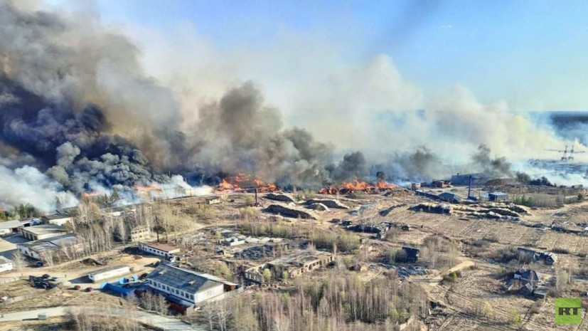«Такого у нас ещё не было»: RT пообщался с жителями уральской Сосьвы, где сотни жителей остались без домов из-за пожара
