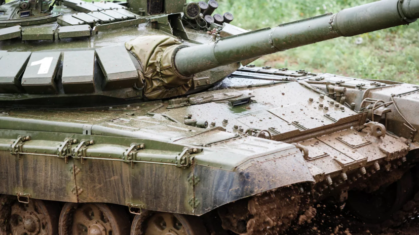 Начальника автобронетанковой службы ЮВО Денисова обвинили в хищении деталей для танков