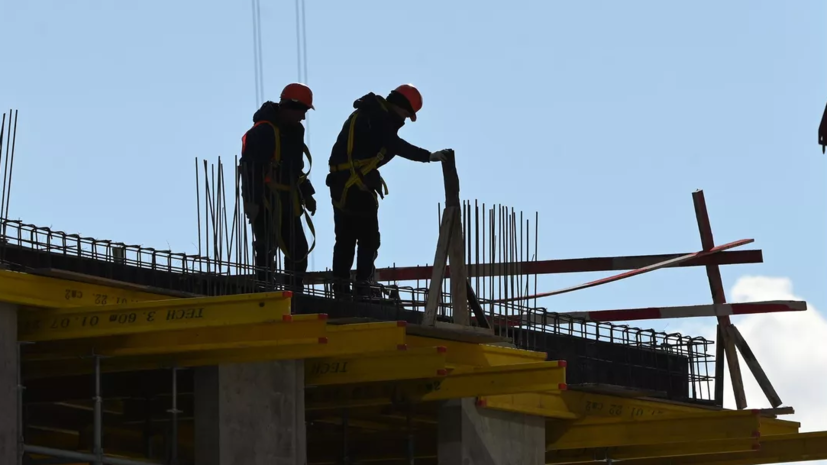 Строители из Подмосковья занимаются восстановлением детского сада в Мариуполе