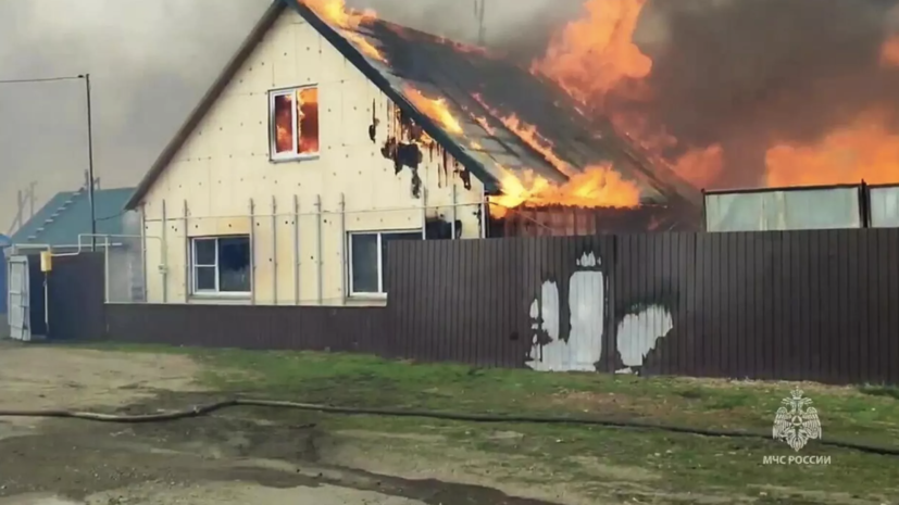 Прокуратура заявила об уничтожении более 100 строений из-за пожара в курганской Логоушке