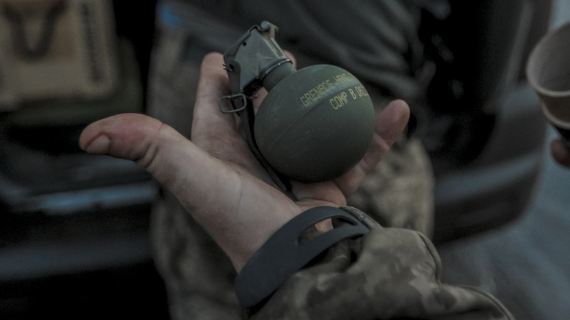 «СТРАНА.ua»: в Николаеве мужчина в камуфляжной форме бросил гранату в людей на улице