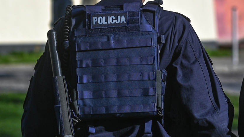 Посол: власти Польши проникновением в школу при посольстве нарушили Венскую конвенцию