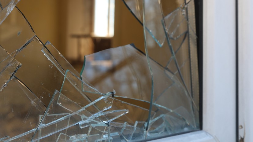 Два человека пострадали в результате обстрела боевиками ВСУ Петровского района Донецка