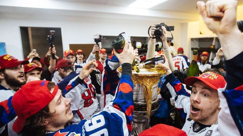 В сети опубликовано видео из раздевалки ЦСКА после победы в Кубке Гагарина