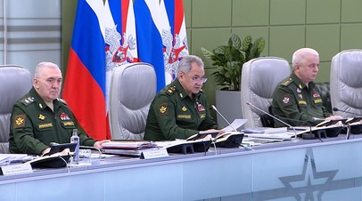 Глава МО Шойгу: высокоточными ударами нарушено производство ряда вооружений на Украине