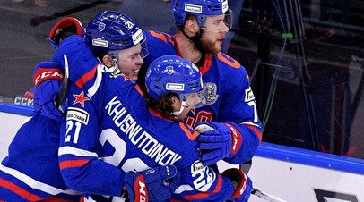 Хоккеисты СКА в матче с ЦСКА в плей-офф КХЛ