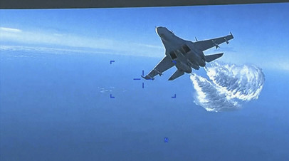 Сближение Су-27 с американским беспилотником