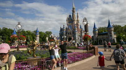 Disney приостанавливает использование эффектов с огнём в парках после пожара