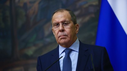 Лавров не считает, что нужно сразу помогать компаниям, которые пытаются вернуться в Россию
