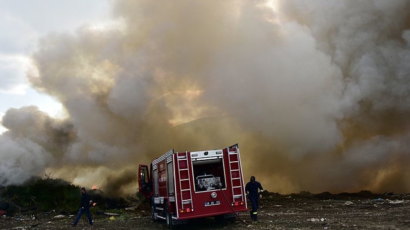 В МЧС назвали предварительной причиной пожара в забайкальской Борзе возгорание на свалке