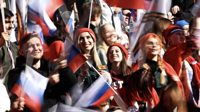 Путин распорядился отмечать в России День молодёжи в последнюю субботу июня