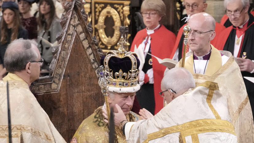 Карл III официально коронован в Британии