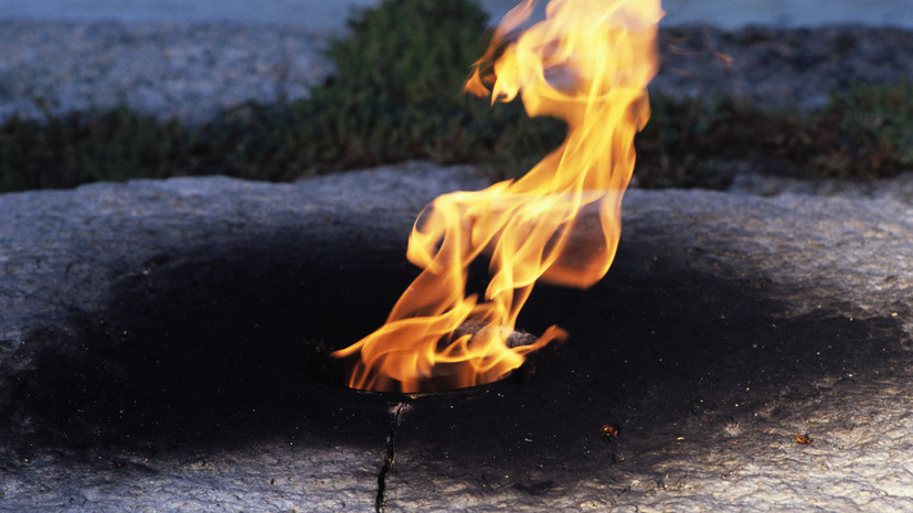 Ветеранам войны на Кипре передана частица Вечного огня