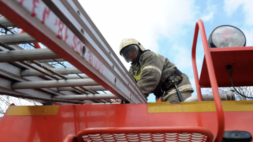 В Свердловской области идёт эвакуация посёлка из-за возгорания на складе с порохом